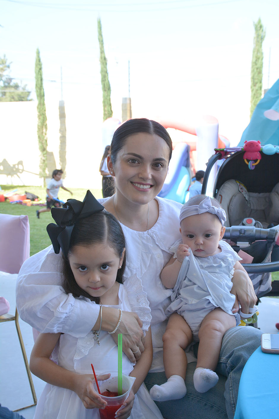 Mónica Vivanco, Luciana Muñoz y Leonor Muñoz