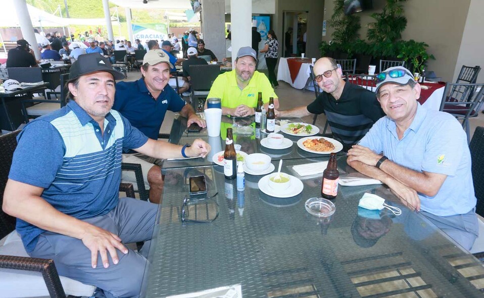 Carlos Gallegos, Guillermo Martínez, Federico Jasso, Stefan Fernández y Jesús Montaño / Fotos: Omar Valdez