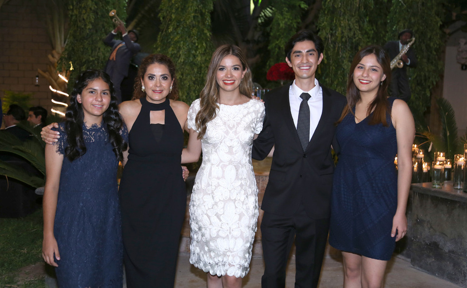 Familia de la novia. Camila, Claudia, Alejandra, Manuel y Laura