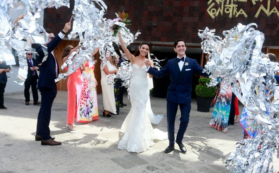 Laura Garza y Luis Esteban García al salir de la parroquia / Foto: Omar Valdez