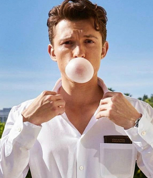 Importantes editoriales han volteado a ver al joven ingles para invitarlo a protagonizar portadas. Foto: Instagram Tom Holland
