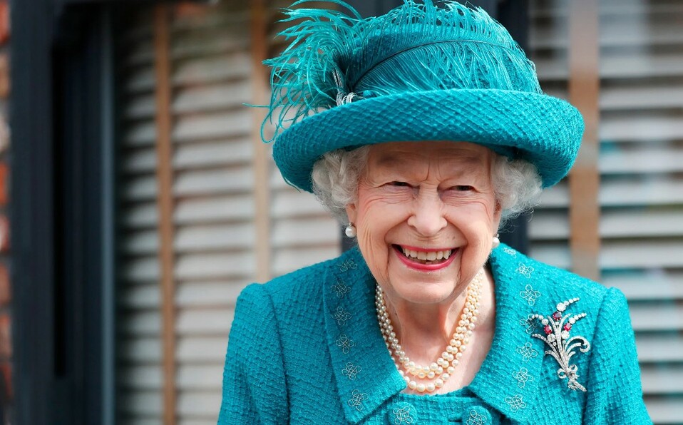 La Reina Isabel habría pedido su primer autógrafo ¡en 60 años!