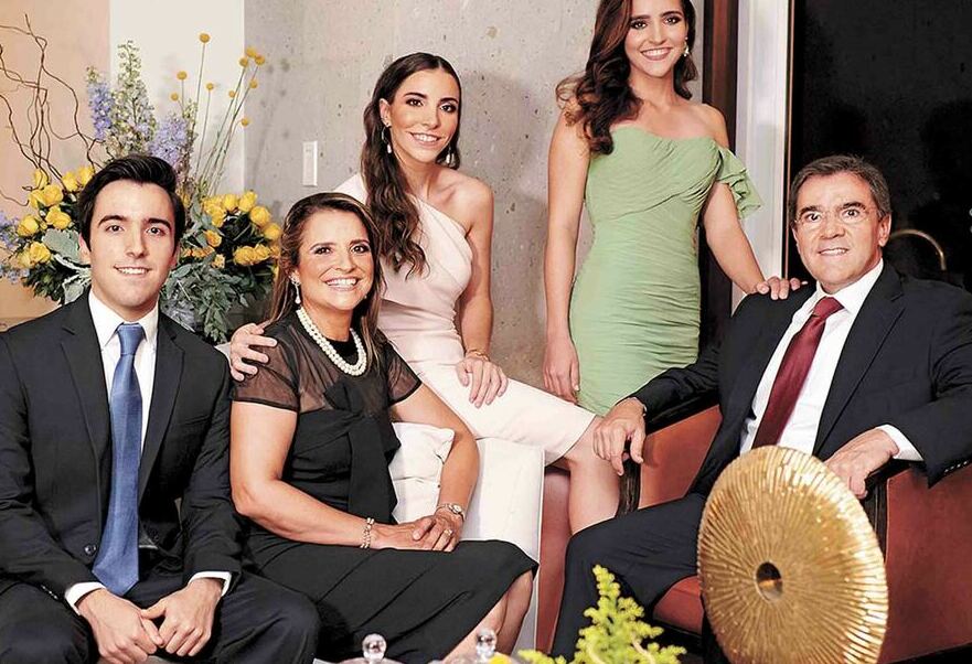 Juan Antonio Solbes, Mónica de Solbes, María Mónica Solbes, María Gabriela Solbes y Juan Antonio Solbes / Fotos: Cortesía