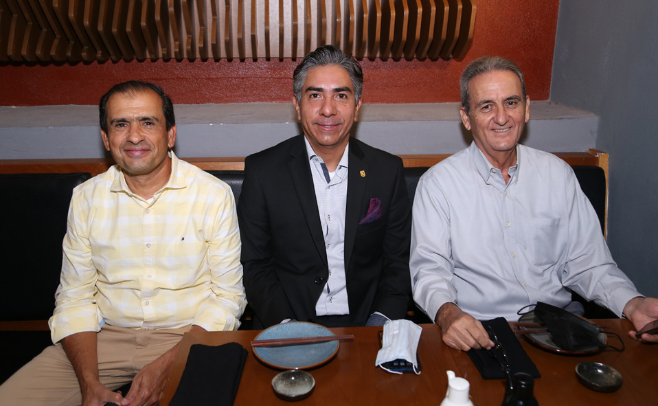 Alejandro, Juan y Juan