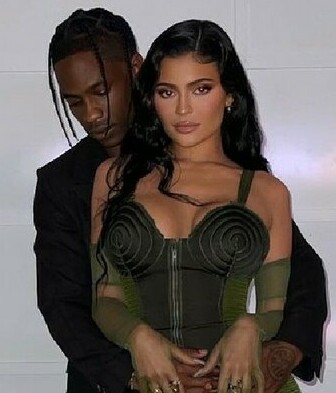 Kylie Jenner confirma segundo embarazo con Travis Scott. Video