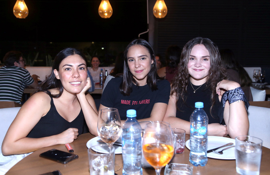 Laura, Andrea y Noelie