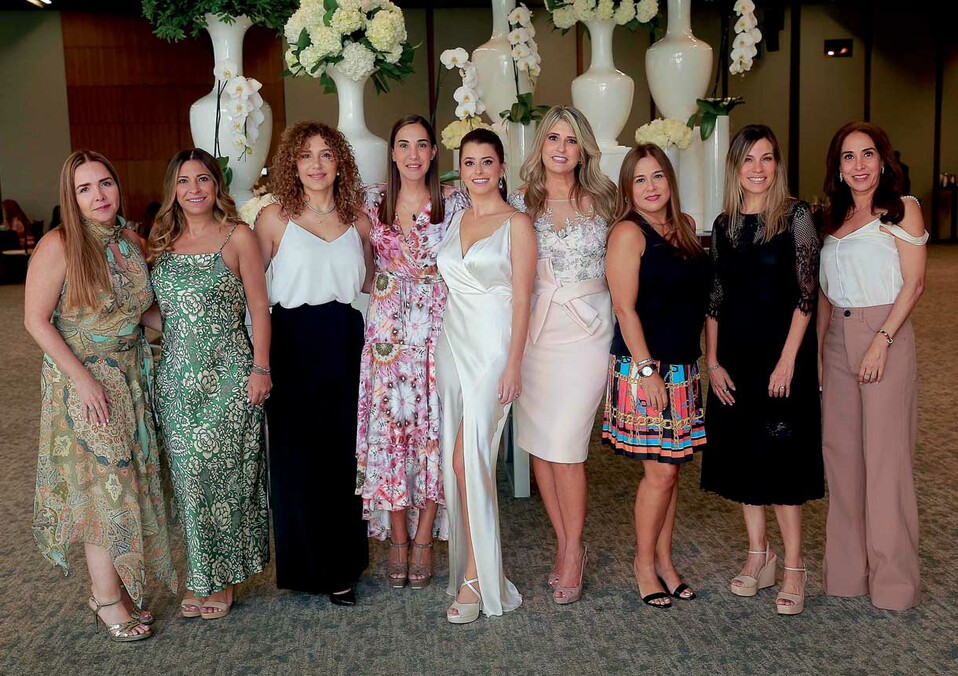 Laura de Villagomez, Maricela González, Claudia Salazar,  Maru Torres de Troncoso, Camila Garza, Ale Saenz de Garza,  Lorena Díaz, Nancy Martínez y