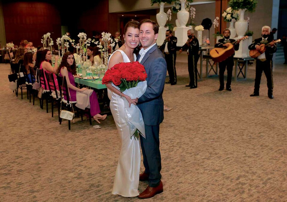 Mario Quintanilla y Camila Garza Saenz