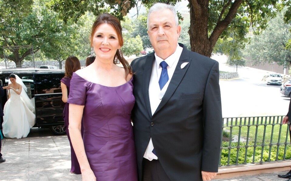 Papás del novio. Teresa Martínez de Garza y Javier Garza y Garza / Foto: Antonio Mireles