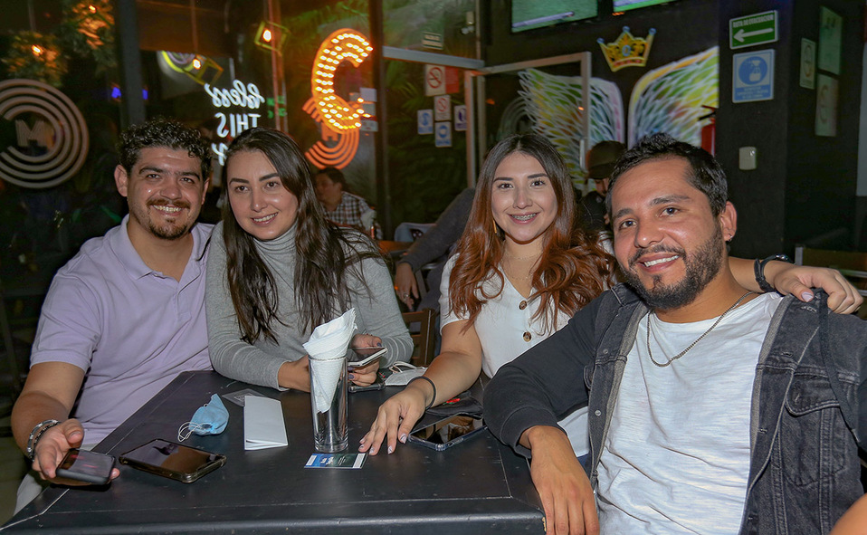 CARLO PEÑA, PAULINA GARCÍA, DANIELA CARDONA Y JOSÉ ADAME