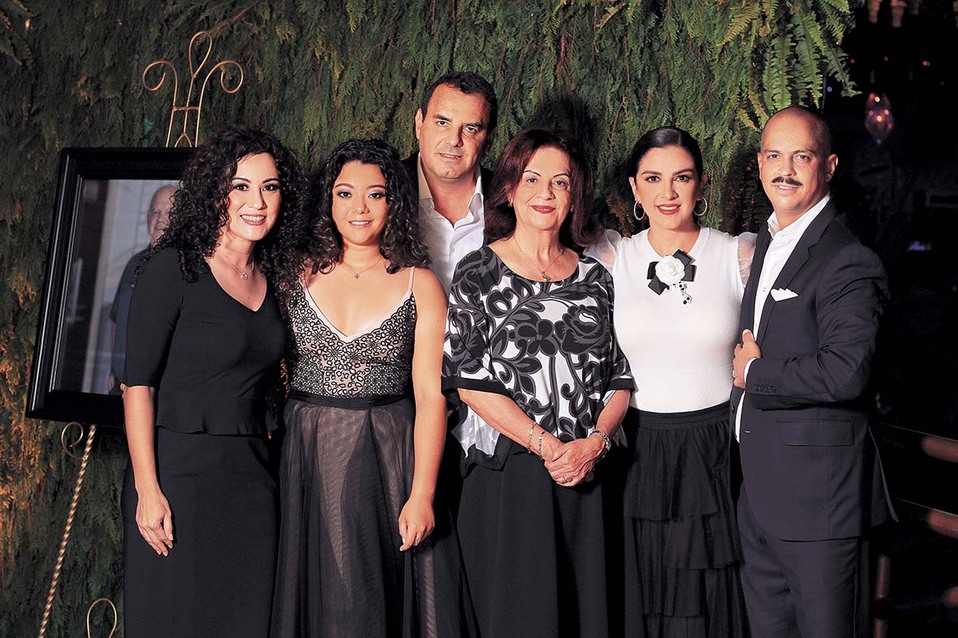 Griselda Carrillo, Sofía Medellín, Enrique De Hita, Olga Sánchez, Lidia Ávila, Isaac De Hita / Fotos: José Chang / Dennis Hernández