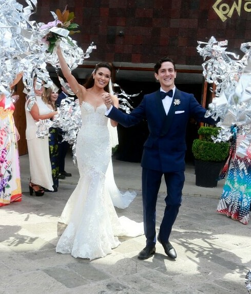 Laura Garza y Luis Esteban García al salir de la parroquia / Foto: Omar Valdez