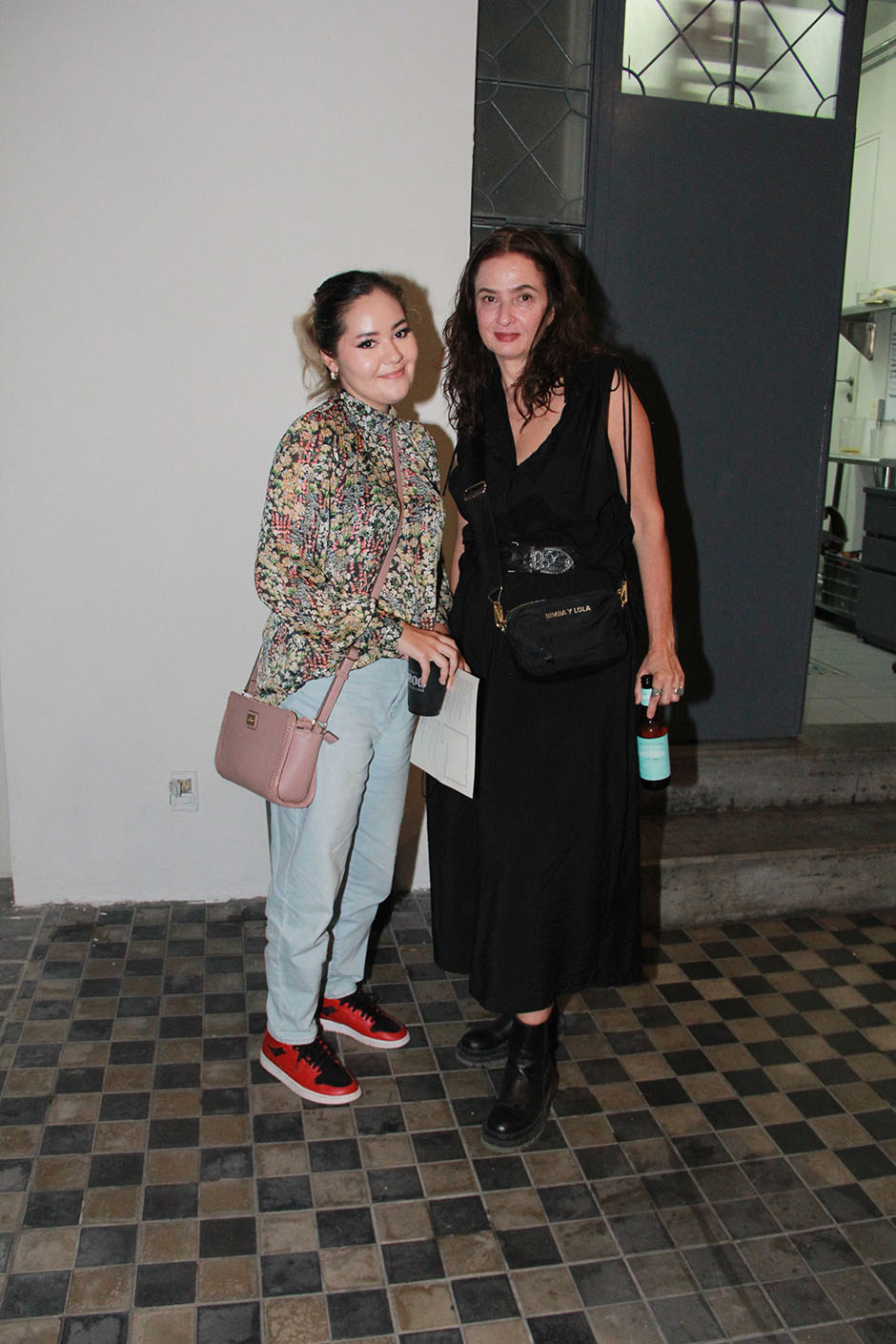 Ana Rosina Acosta y Lorenza Luquin