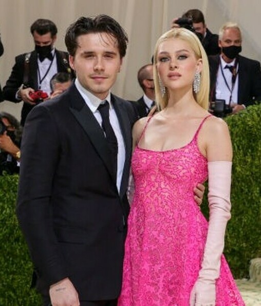 Brooklyn Beckham y Nicola Peltz.
