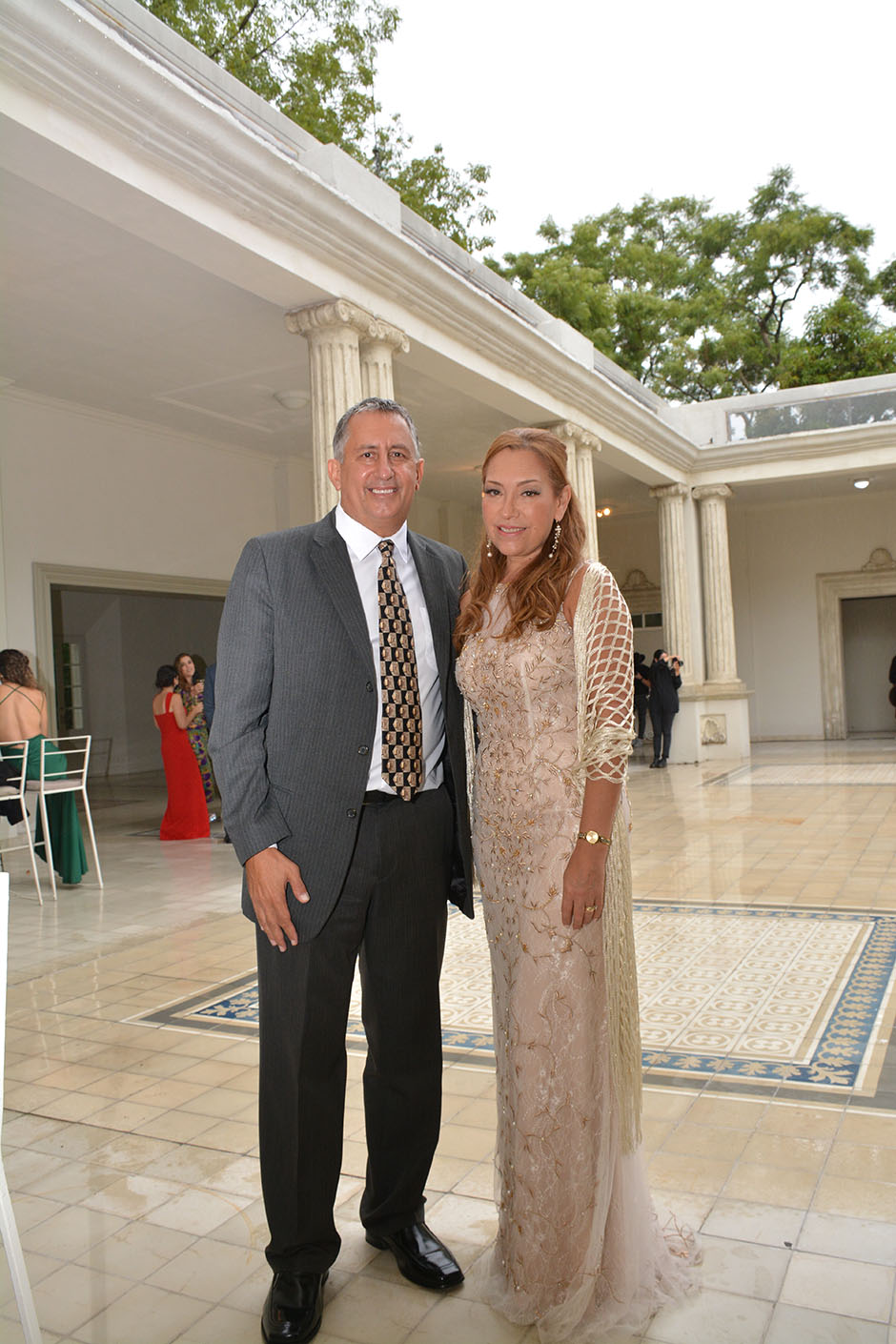 César Cavazos y Fernanda Sánchez