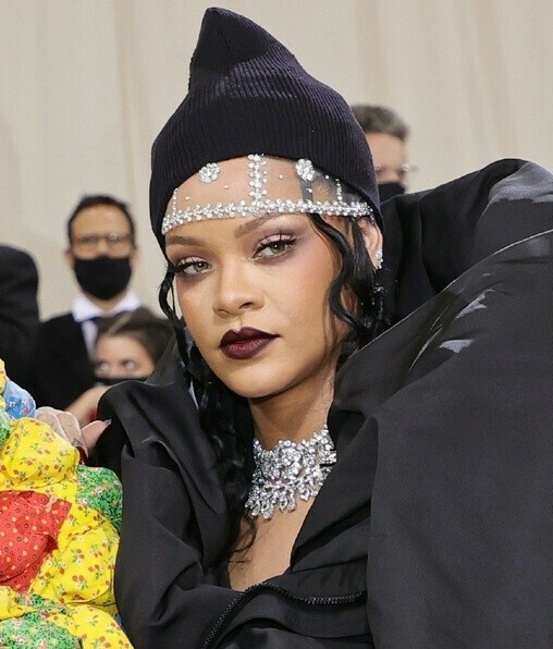 Rihanna y el vestido que impactó en la MET Gala 2021. (Foto: Getty Images)