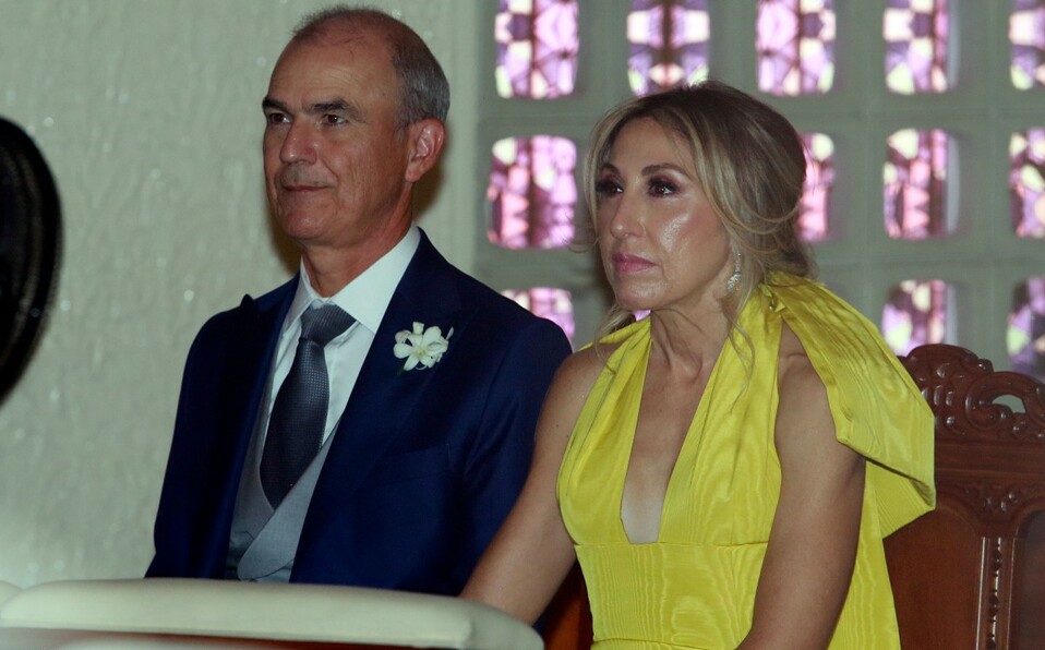 Los papás del novio, Eugenio Díaz y Patricia Ramones de Díaz.  FOTO: OMAR VALDEZ