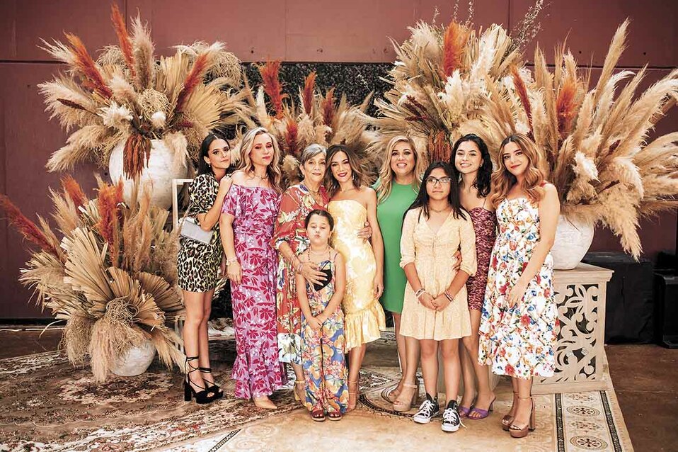 Astrid Camacho, Europa Camacho, María Salinas, Roberta Camacho, Fernanda Montelongo, Cynthia Díaz, Ashley Díaz, Valeria Camacho y Gaby Montelongo / Fo