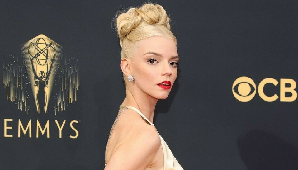 Anya Taylor-Joy en los Emmy 2021. (Foto: Instagram).