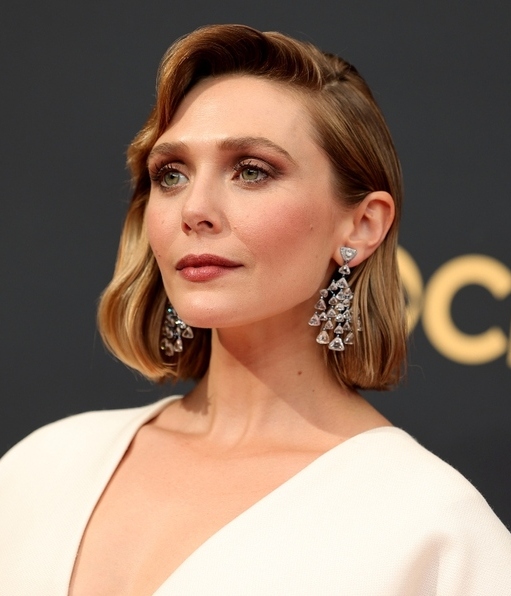 Elizabeth Olsen y el vestido en los Emmys diseñado por sus hermanas  (Foto: Getty Images)