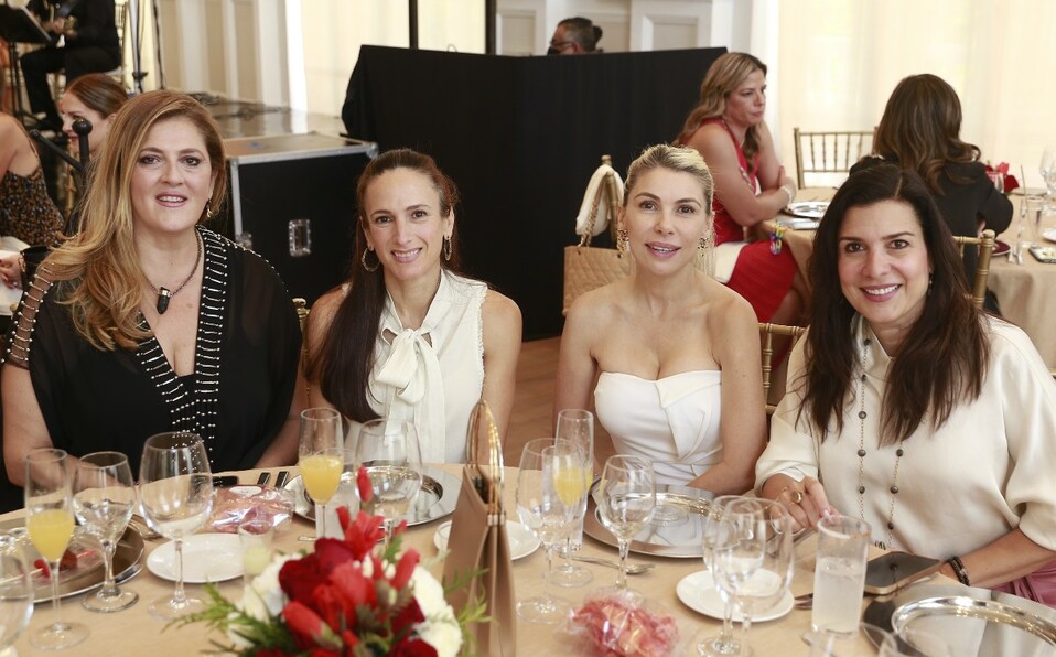 Gabriela Iza de Lozano, Yolanda Garza de González, Roberta Barrera de Selem y Lorenia Canavati. FOTO: DANIEL SALDÍVAR