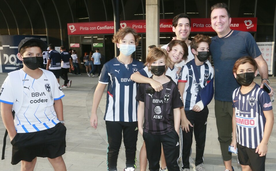 Eugenio Carrillo, Adrián Bichara, Bernardo Bremer, Gabriel Rivero, Manuel Rivero, Darío Guerra, Manuel Rivero y Adrián Bichara. FOTO: OMAR VALDEZ