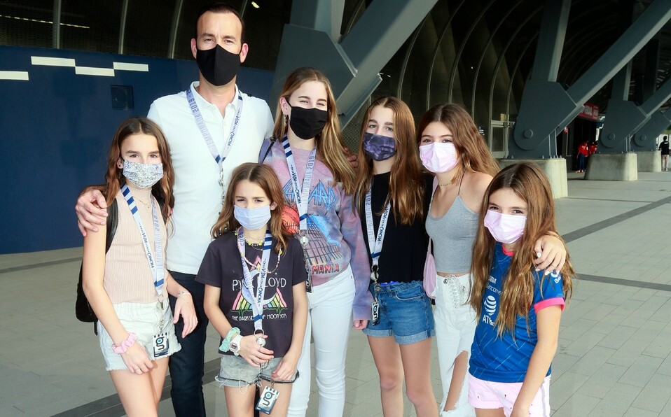 Cordelia Zambrano, Gonzalo Zambrano, Cristy Zambrano, Paulina Zambrano, Valeria Zambrano, Liz Gutiérrez, y Nicole Gutiérrez. FOTO: OMAR VALDEZ