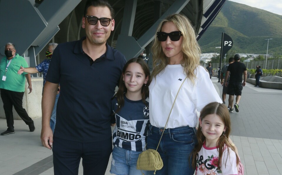 José Luis Parga, Nicole Parga, Denisse SIller de Parga y Marion Parga. FOTO: OMAR VALDEZ