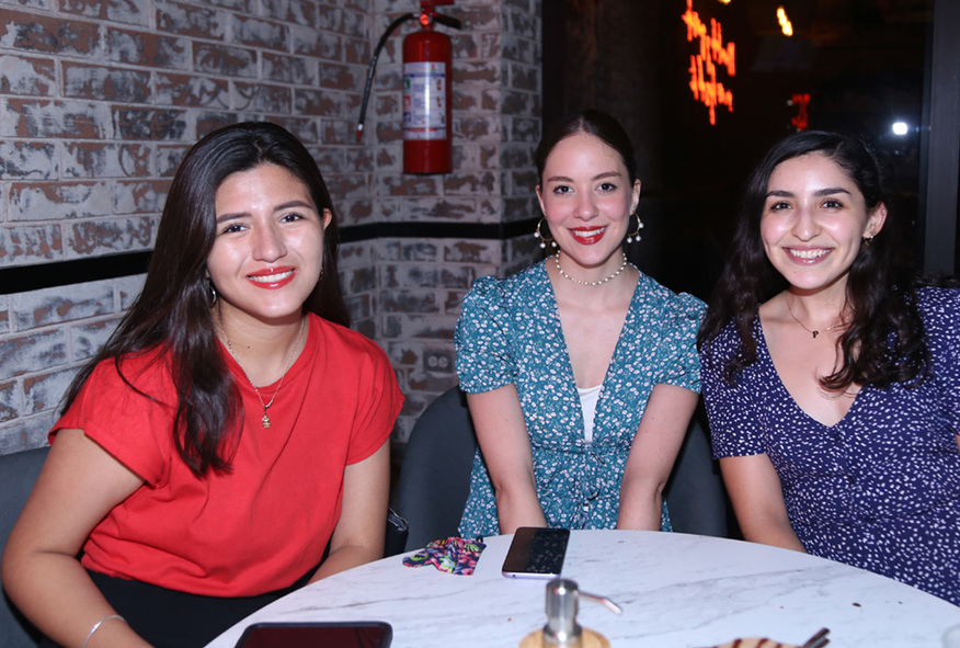 Bertha, Mariana y Paola