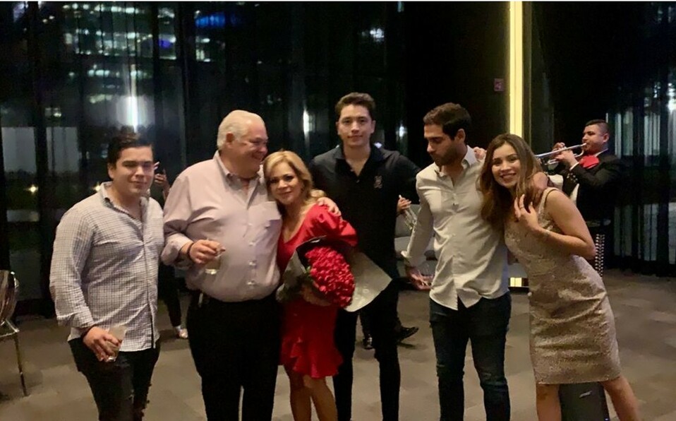 Cristy junto a su familia / Foto: Omar Valdez