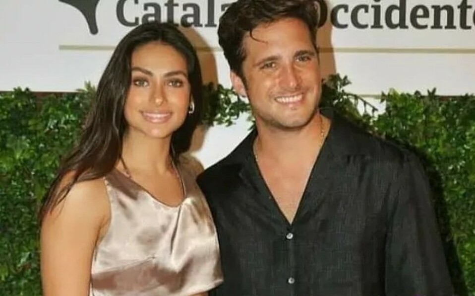 Diego Boneta y Renata Notni (Foto: Instagram)