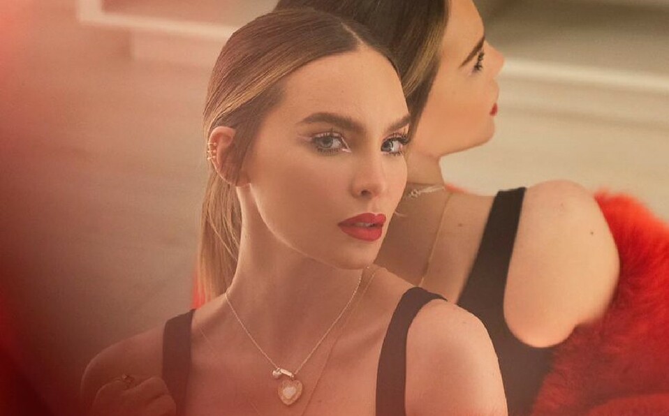 Belinda y el vestido metálico que vuelve este otoño. (Foto: Instagram).