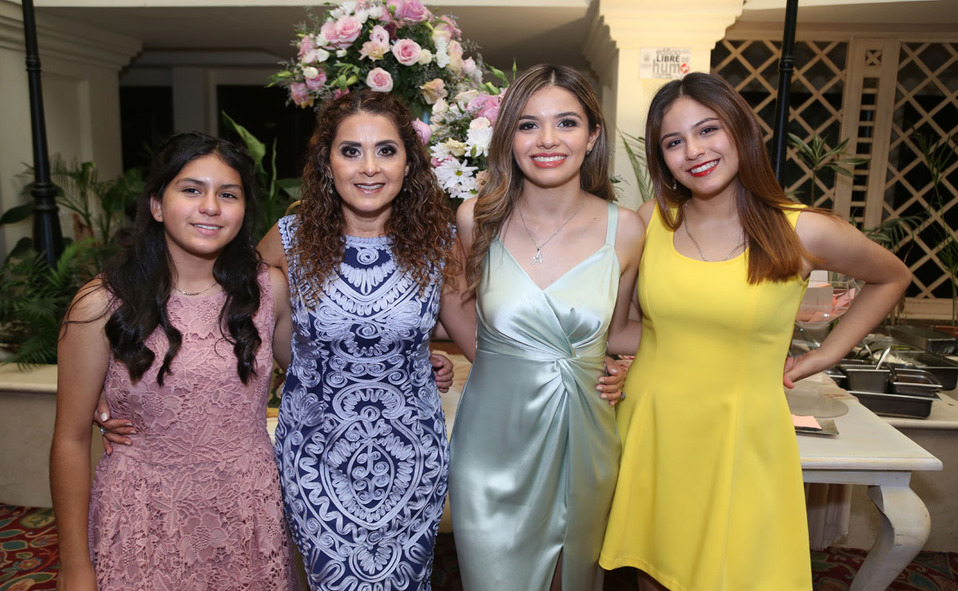 Camila, Claudia, Alejandra y Laura
