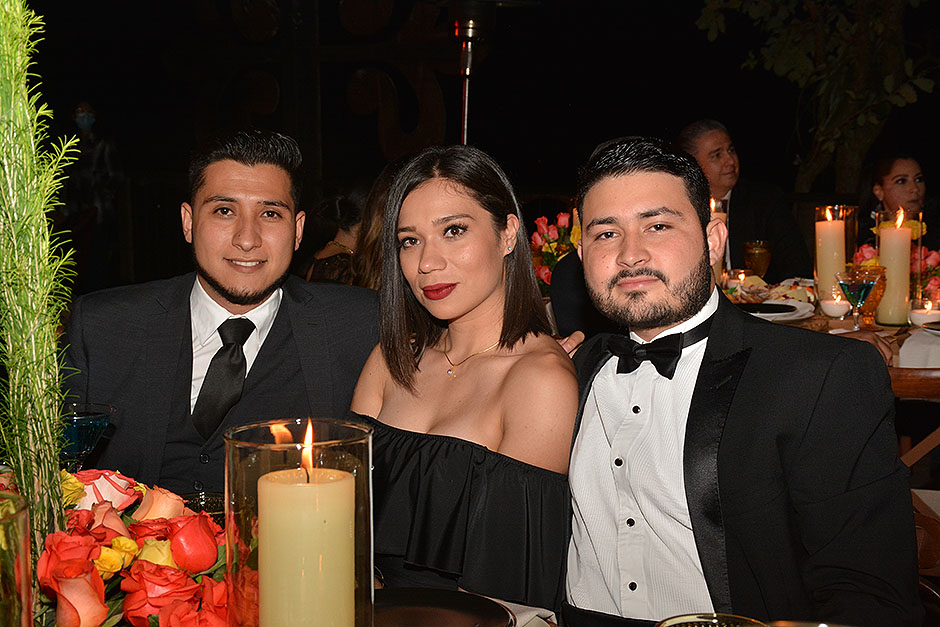 Rodrigo Acosta, Adriana Acosta y Luis Sarás