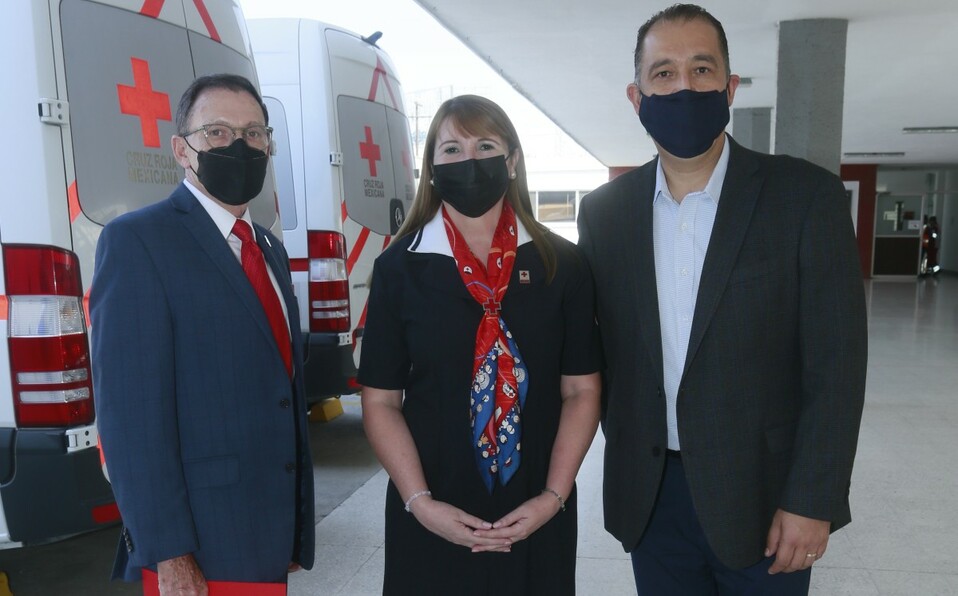 Carlos Fernández, Beatriz Salinas de Güitrón y Rogelio Ayala / Foto: Omar Valdez