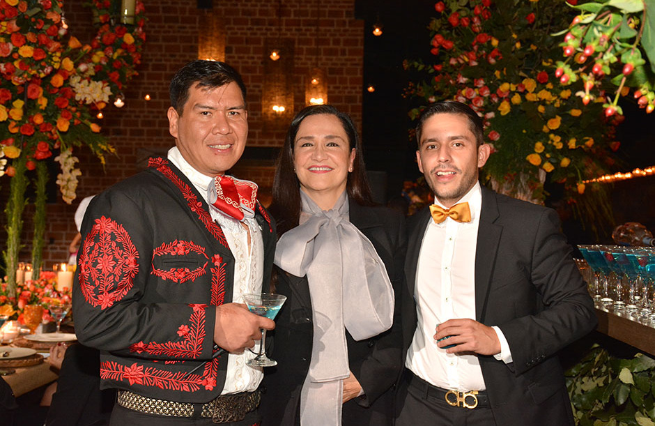 01 Emanuel Aguilar, Mercedes Willey y Luis Sánchez