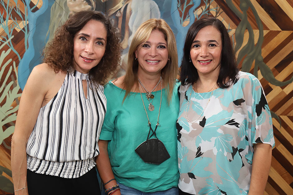 Gabriela Herrera, Pilar Herrera y Mónica Herrera