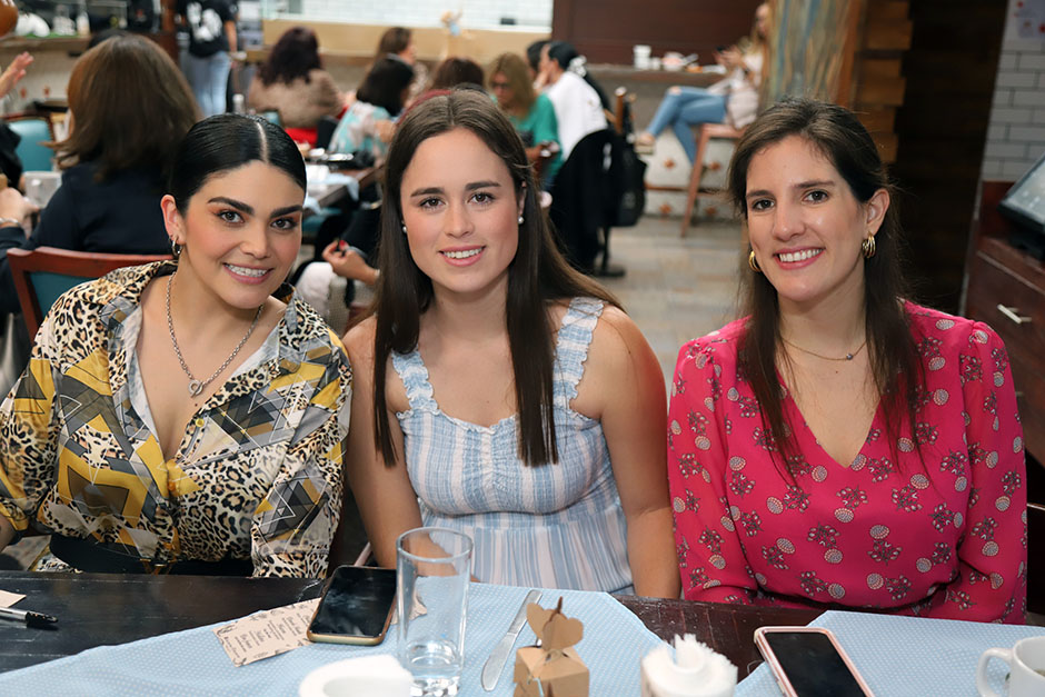 Mónica Ochoa, Andrea Petersen y Ana González