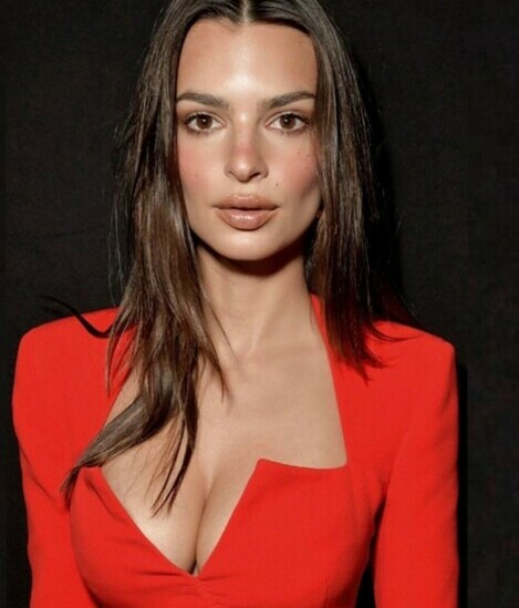 Emily Ratajkowski denuncia acoso de Robin Thicke.