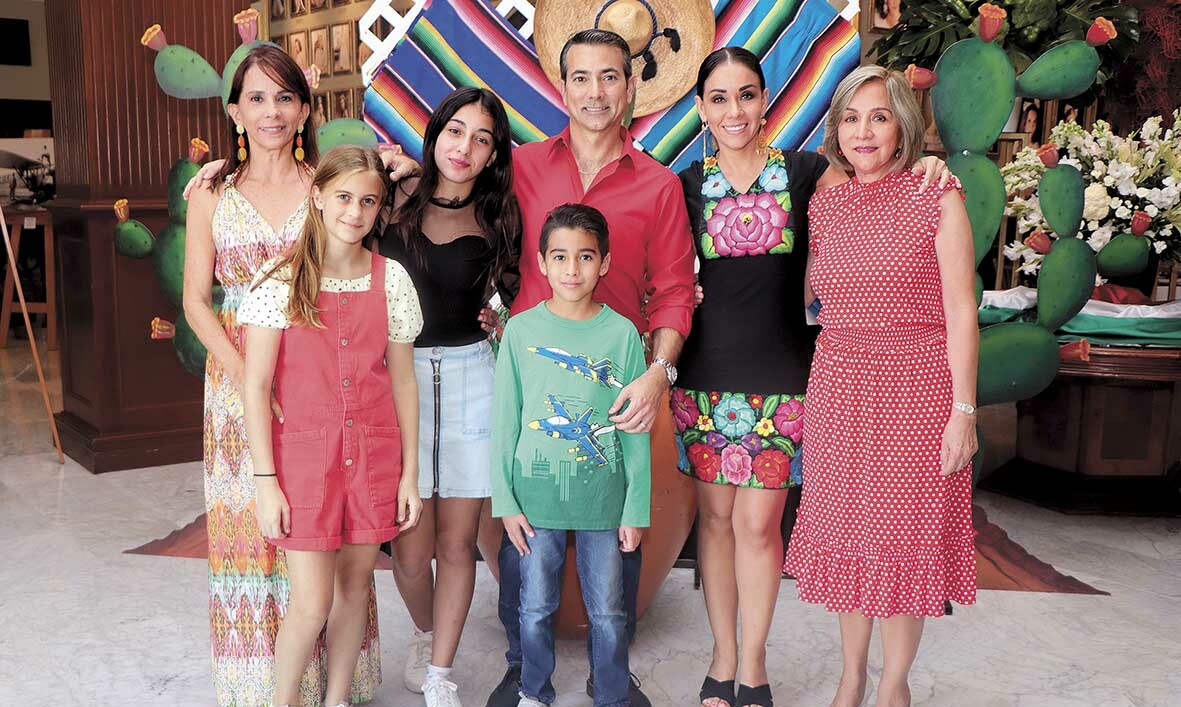 Marta Ramírez de Alba, Kate Cox, Chabely Reyes, César reyes, César Reyes, Gloria Alfaro y Gloria Flores / Fotos:Dennis Hernández