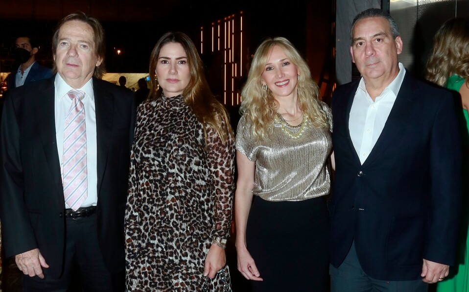 Sergio Gutiérrez, Alejandra Hinojosa de Gutiérrez, Lorena Gutiérrez de Garza y Alberto Garza. FOTO: OMAR VALDEZ
