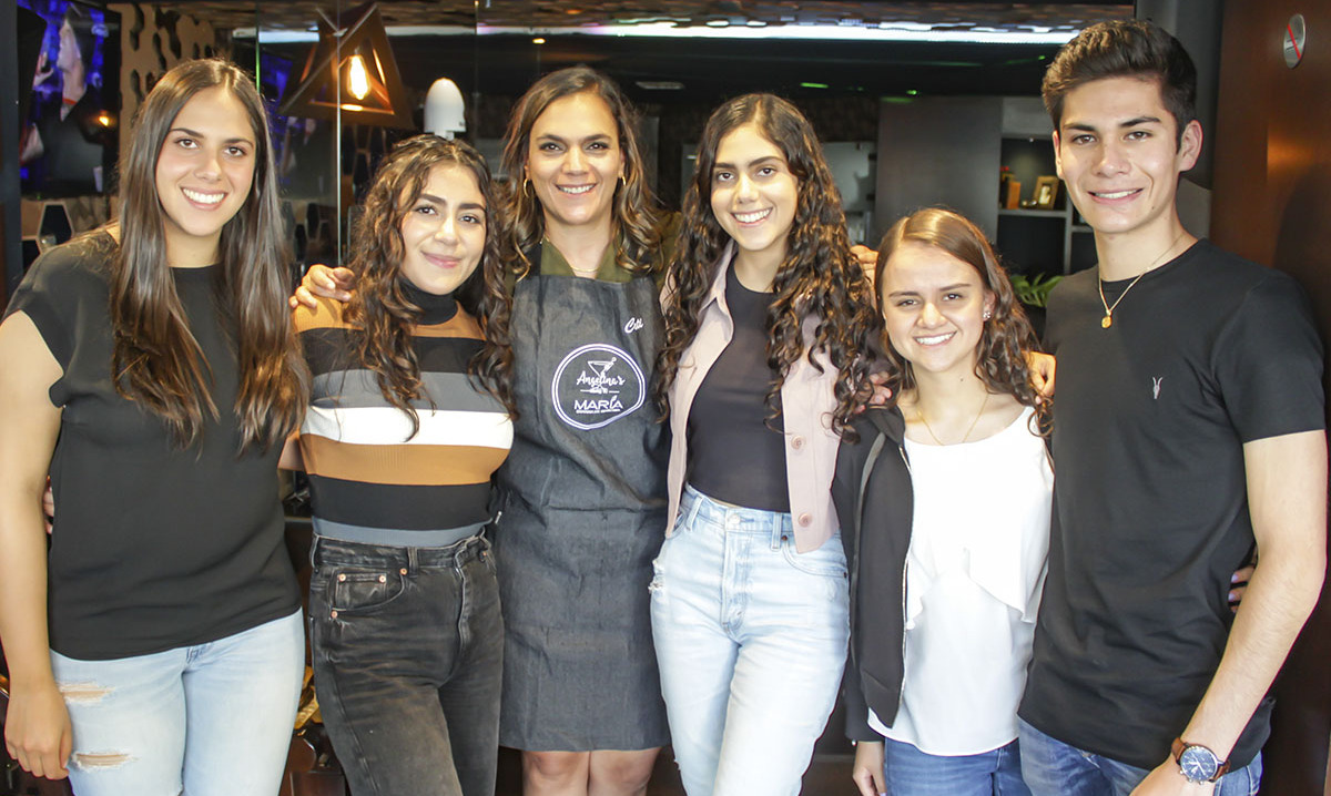 Carime Salomón, Sofia Bravo, Cristina del Arenal, Paola Salomón, Pau Castro y Jorge Guadarrama