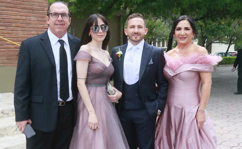 Familia del novio. Ernesto Valles, Mónica Valles, Ernesto Valles y Mónica Melhem / Fotos: Omar Valdez