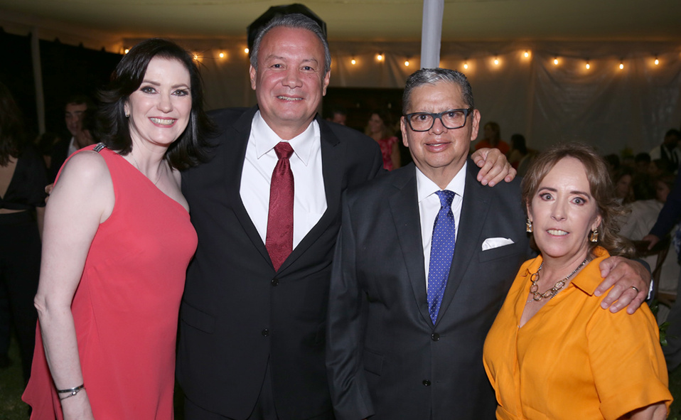 Papás de los novios. Pilar, Enrique, Víctor y Mayela