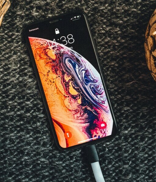 Profeco retira cargadores de smartphones del mercado. (Foto: Unsplash).