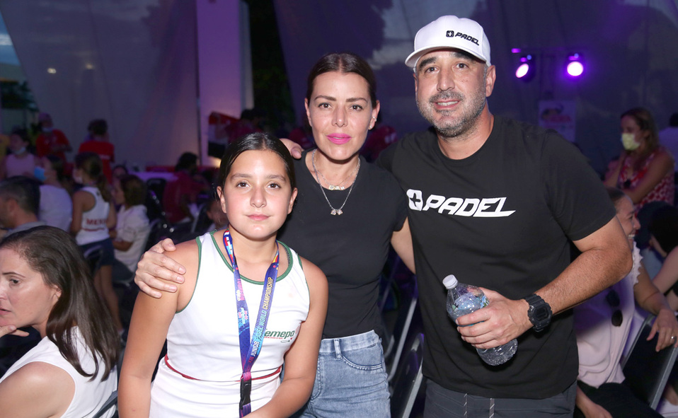 Romina, Nidia y Alejandro
