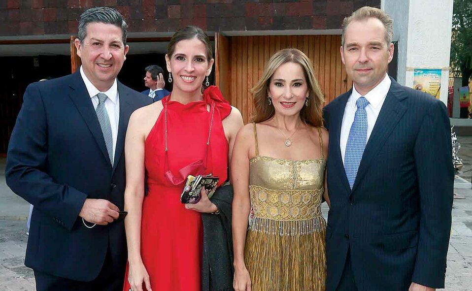Óscar Odriozola Elisa De la Torre De Odriozola,  Ivonne Odriozola de Martínez y Armando Martínez / Fotos: Omar Valdez