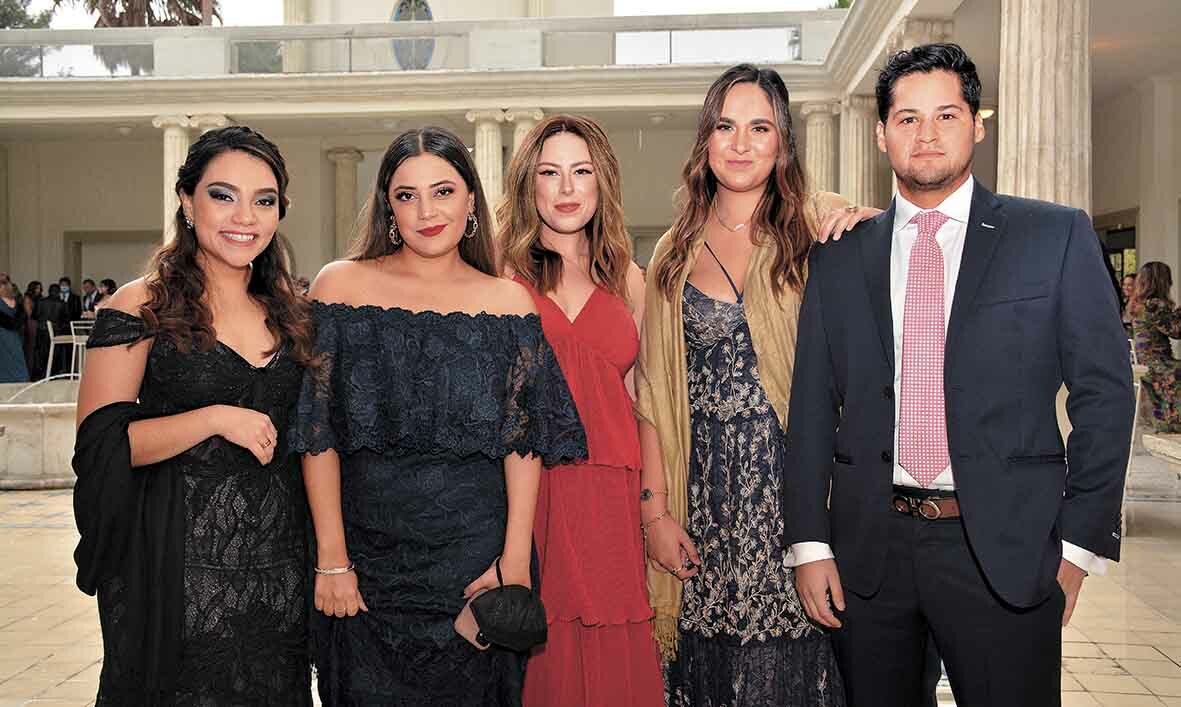 Hailed Gayo, Grecia Vogel, Mónica Herrera, Luciana González y Raúl Gómez / Fotos: Amper Fotografía