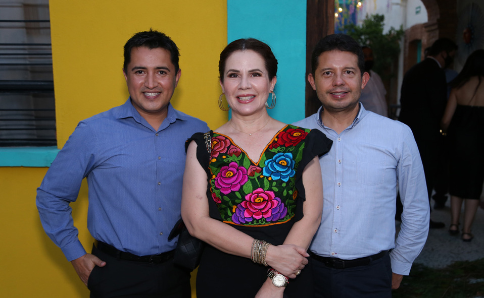 Guillermo, Sandra y Mario