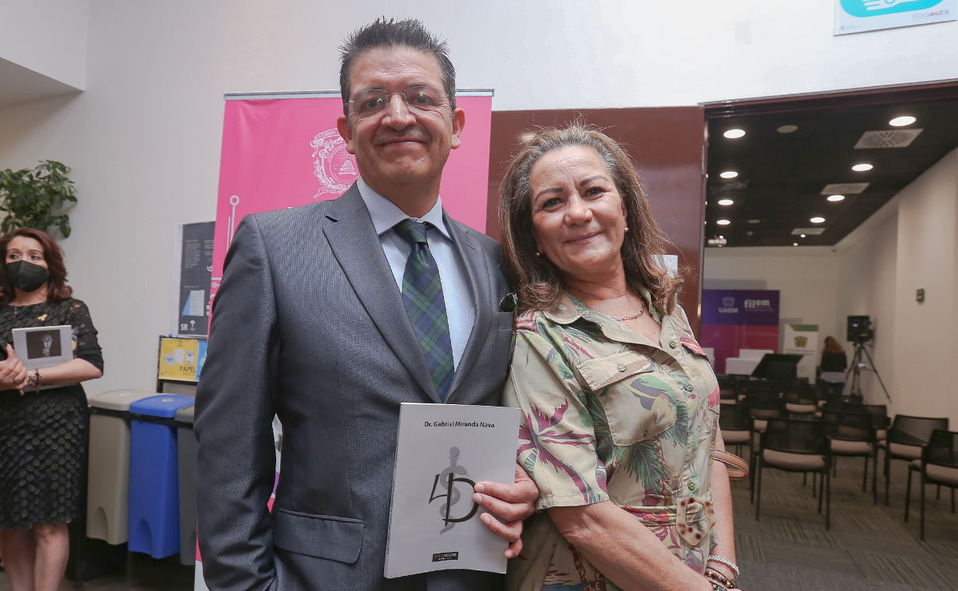 ERASMO GONZÁLEZ Y GABRIELA GÓMEZ